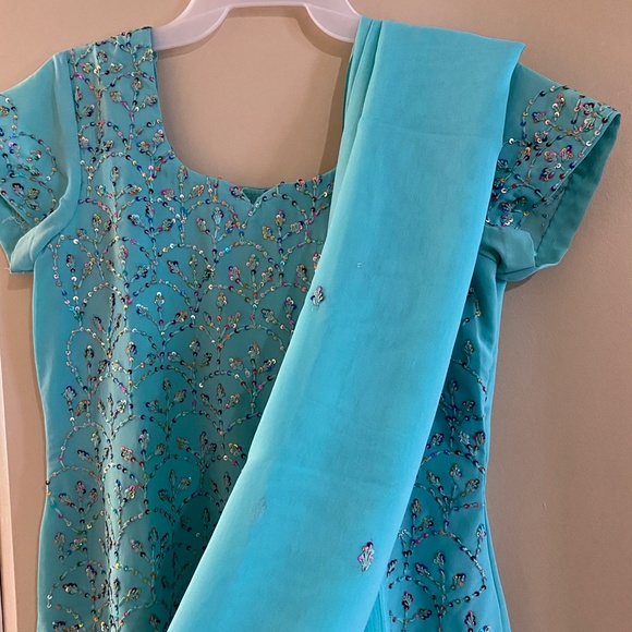 Indian / Pakistani Pyjami Suit with Dupatta in Turquoise - Size 6 - Picture 5 of 13